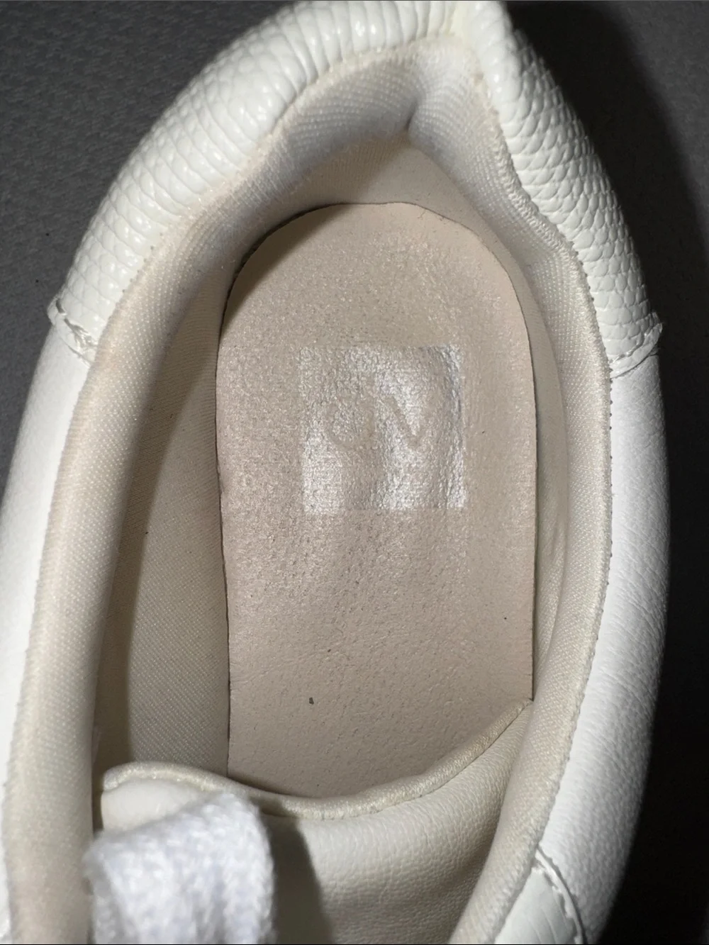 DV by Dolce Vita Bubbles Platform White Leather Low-Top Sneakers Size 8.5